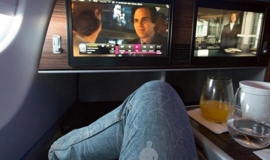 Cover สลัดคราบความจน ไปวิ่งซนใน Business class ครั้งแรกในชีวิต!...