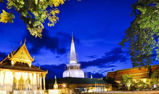 cover ....Let's go to Nakhon Si Thammarat, Nakhon 2 Thams with Mae Pranorm!