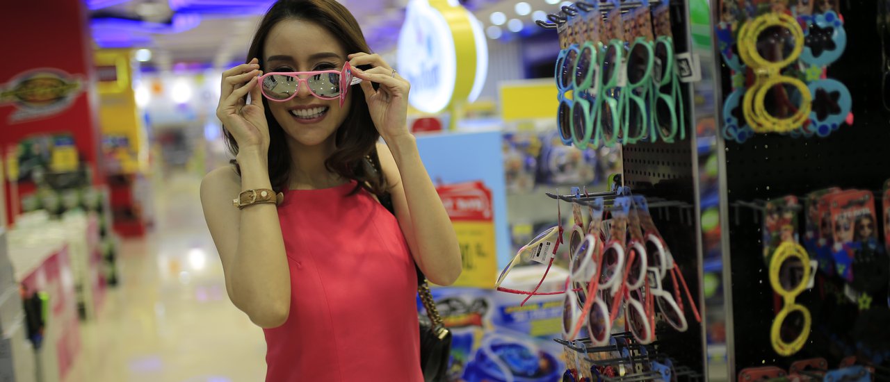 cover พาสองสาว มาเดินเล่นยามว่าง ที่ห้าง Show DC