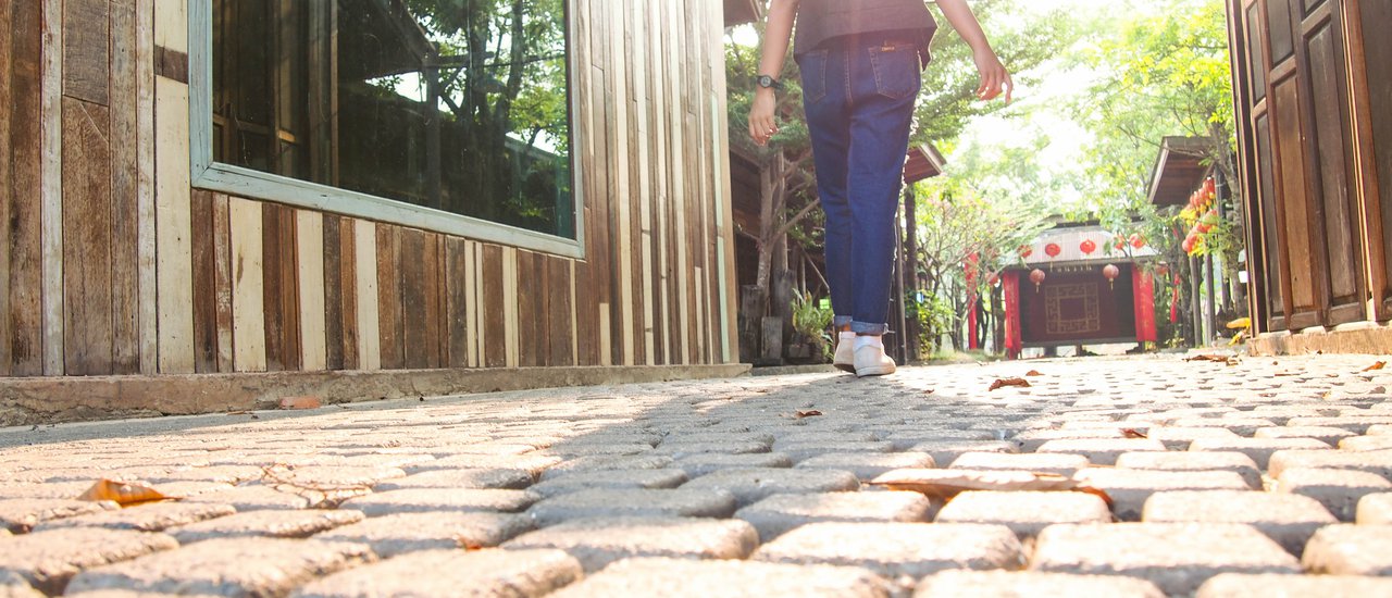 cover เมืองอุบล ถิ่นอีสาน คนเดียวก็เที่ยวได้