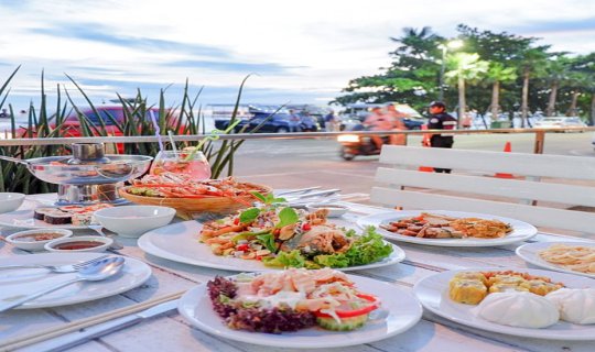 cover กินปูพุงกาง ริมหาด บรรยากาศดีเกินบรรยาย กับซีฟู๊ด บุฟเฟต์  @Dee Beach Pub & Restaurant pattaya