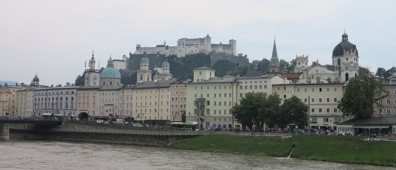 cover เดินเล่นชิลๆกับบรรยากาศฟินๆในเมืองซาลซ์บวร์ก (Salz burg) ออสเตรีย เมืองที่อบอวลไปด้วยดนตรีและเสียงเพลง