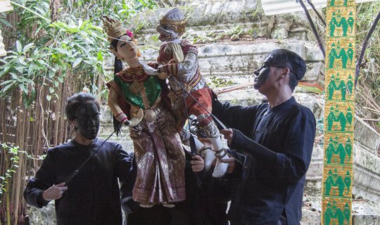 cover สองขาพาตะลุย ชุมชนคลองบางหลวง