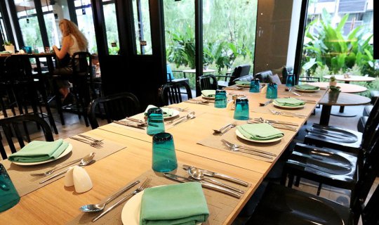 cover บรรยากาศสบายๆ ค็อกเทลอร่อย อาหารมาครบที่ 4K cafe, X2 Vibe Bangkok Sukhumvit