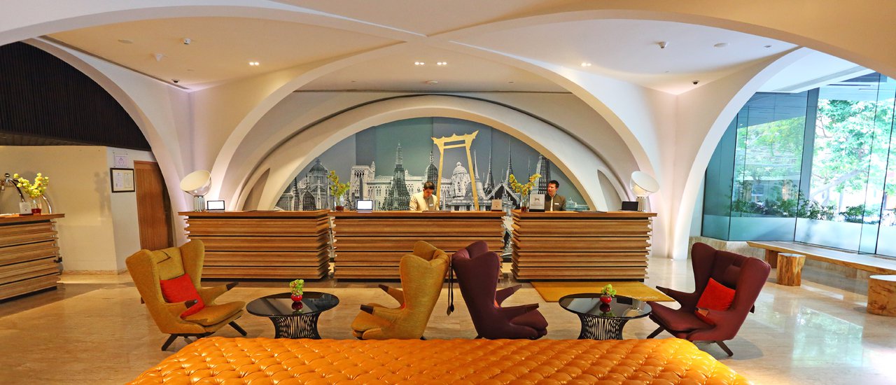 cover ย้อนวันวานที่ Double Tree By Hilton Sukhumvit