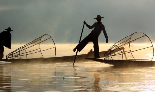 Cover Myanmar Now or Never # 3 : Inle Lake , Yangon...