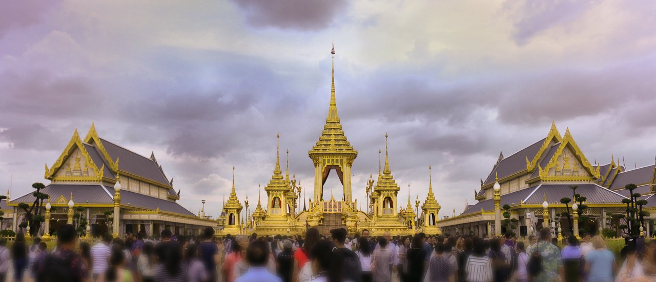 cover งานนิทรรศการพระเมรุมาศ