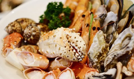 cover Buffet Sunday Brunch ที่ Atrium Landmark Bangkok Hotel