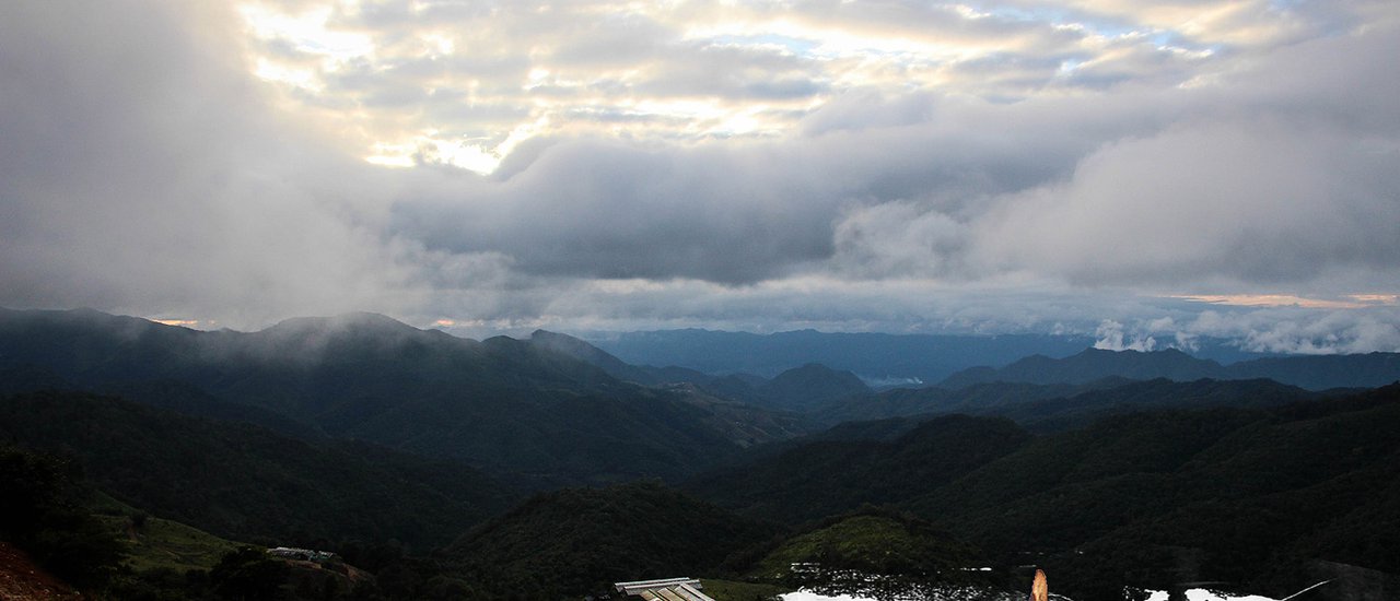 cover แม่ . ลา . น้อย