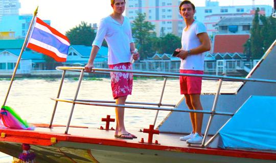 Cover กรุงเทพฯ กับมุม ที่ฝรั่งร้อง WOW จนสาวแตก Day 2...