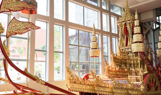 cover เที่ยวพิพิธภัณฑสถานแห่งชาติ ชมสมบัติแห่งชาติไทย ญี่ปุ่น อินเดีย แถมของกินท่าพระจันทร์