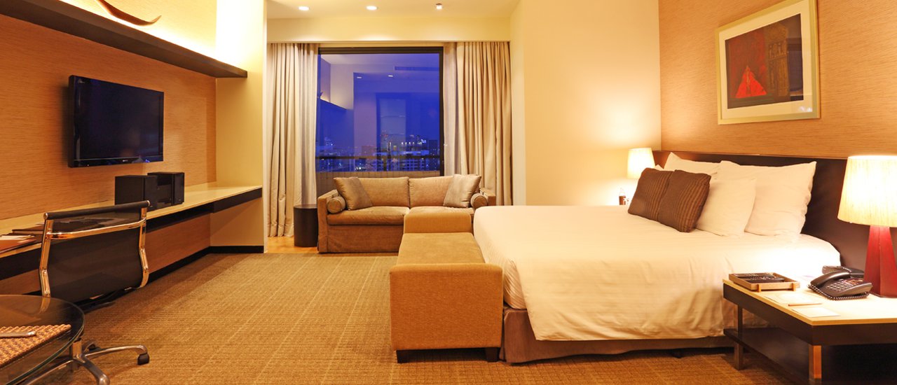 cover LUXURY LIFE IN DOWNTOWN @ EMPORIUM SUITES BY CHATRIUM BANGKOK