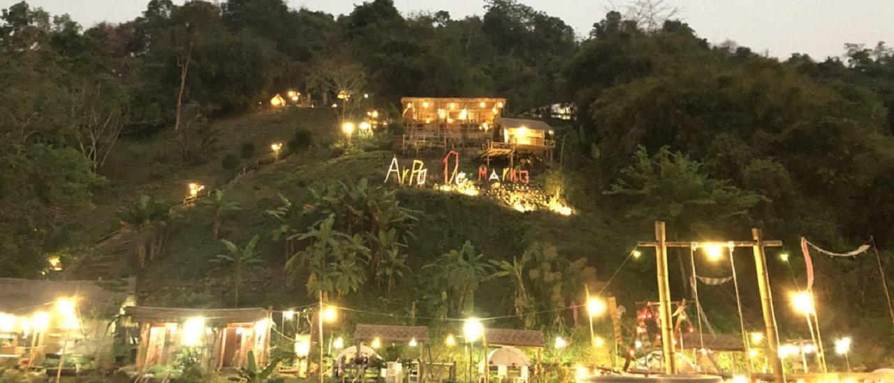 cover . . ห นี ค ว า ม วุ่ น ว า ย แ ล้ ว ไ ป แ อ บ อิ ง ธ ร ร ม ช า ติ ที่ โ อ บ ล้ อ ม ไ ป ด้ ว ย ขุ น เ ข า แ ล ะ ส า ย น้ำ ที่ A r p o d e m a r n g . .