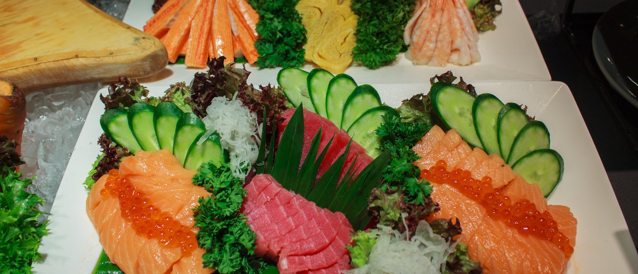 cover International food and Salmon Buffet @ Novotel Bangkok Platinum