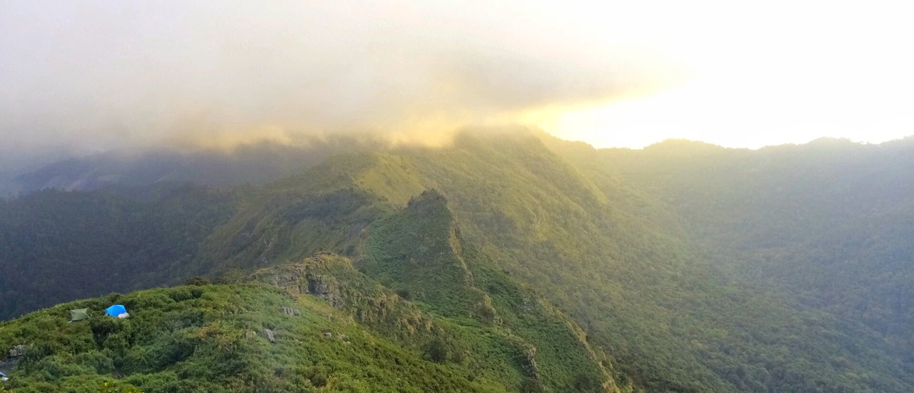 cover "ดอยภูแว" ดินแดนแห่งขุนเขา