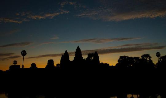 Cover To take backpack and travel around Seim Reap...