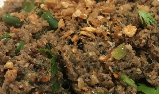 cover อร่อยจนต้องยกนิ้วให้ "ลาบดีขม ครัวคนยอง " ไปเชียงใหม่ต้องไม่พลาดร้านนี้