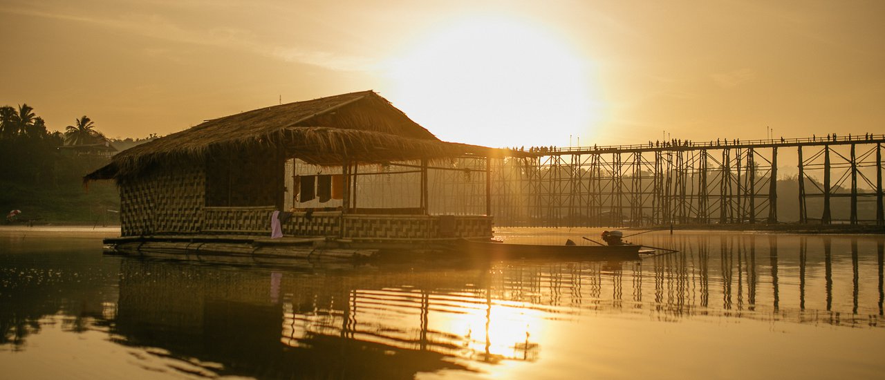 cover ..ชั่วโมงต้องมนต์ กับแพมนต์รักษ์ สังขละบุรี