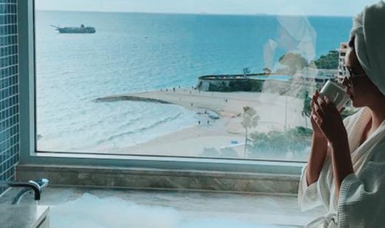 cover พักผ่อนวันชิวๆไปกับHoliday Inn Pattaya