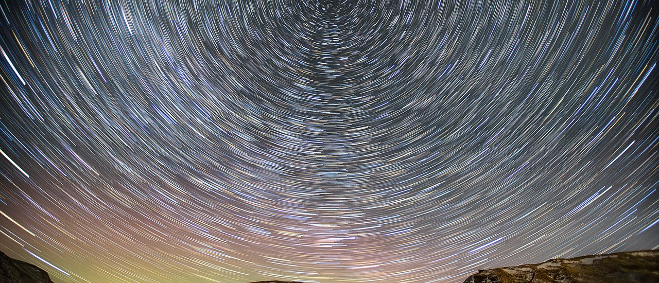 cover Aurora Hunter in Iceland แสงเหนือ หิมะ สระน้ำ และ น้ำตก Part 2 ตอน ดาวหมุน กับ สระน้ำกลางหุบเขา