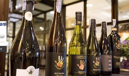 cover Handpicked Wine Dinner มื้อค่ำกับอาหารจีนคู่กับไวน์ 6 ตัวที่ The Mayflower, Dusit Thani Bangkok