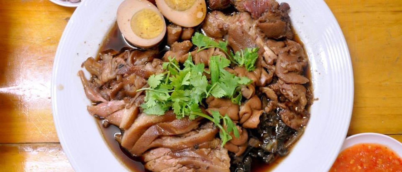 cover รีวิวเล็กๆ ขาหมูราชวงศ์ ที่ร้านครัวราชวงศ์ ถนนนางลิ้นจี่