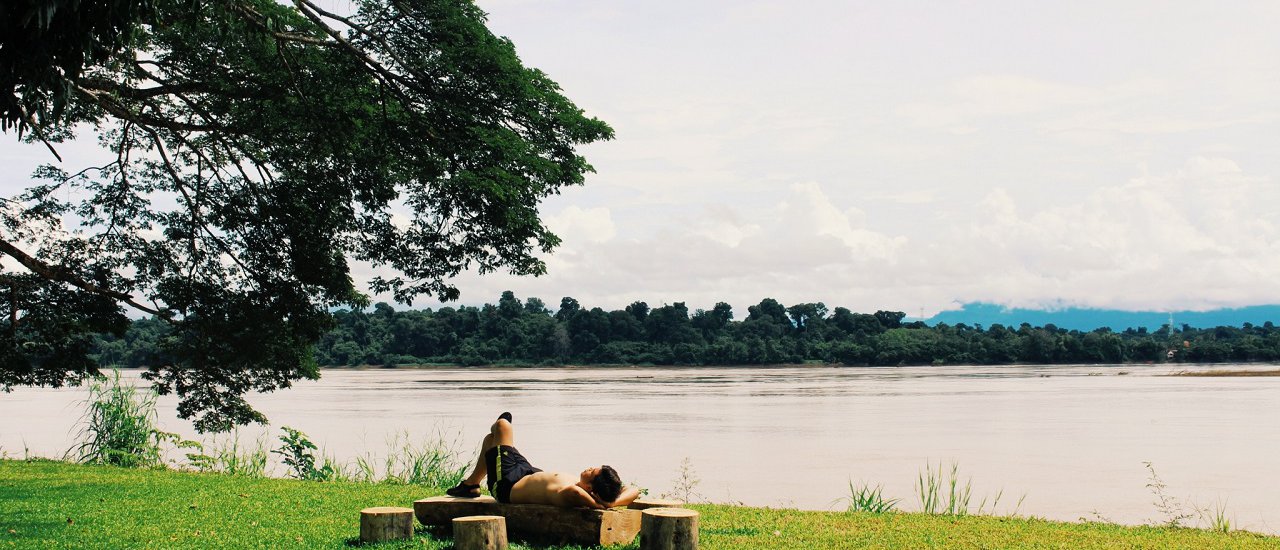 cover Laos Southern ลาวใต้ประเทศที่เวลาเดินช้า