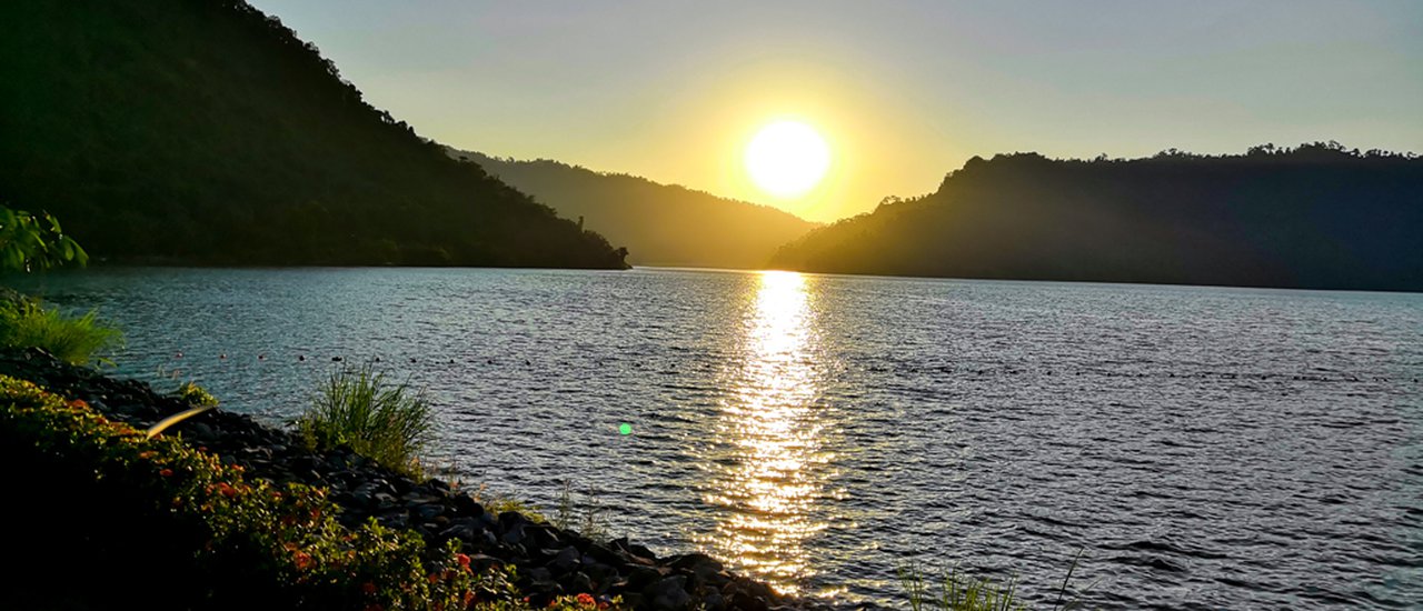 cover นอนริมคลอง รอไปชมพระอาทิตย์ขึ้นที่เขื่อนขุนด่านฯ