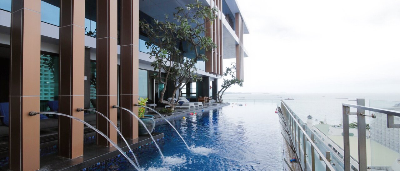 cover นอนหรู กินอยู่สบายที่ MYTT Beach Hotel