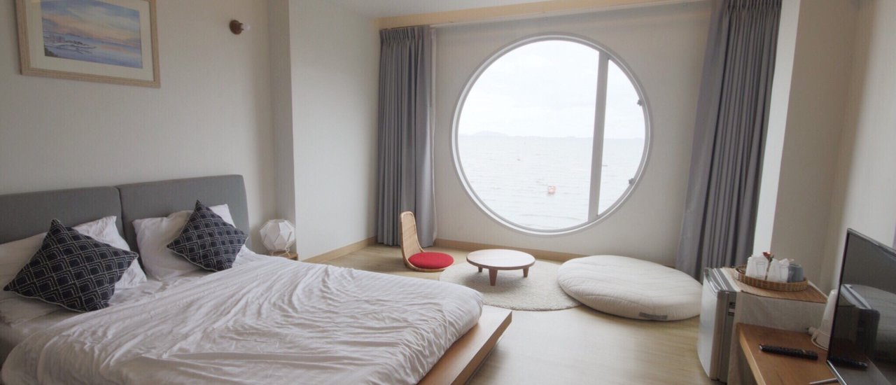 cover บางแสน 2 วัน 1 คืน กับที่พักสไตล์มินิมอล Marina Seaview Bangsaen