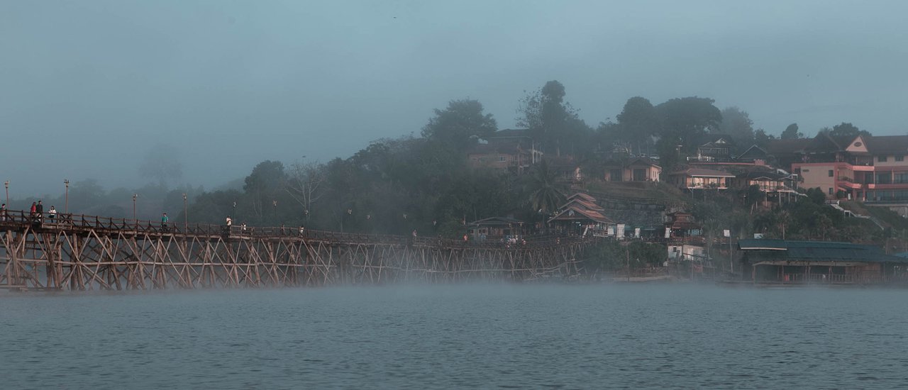 cover เที่ยวสังขละบุรี ในวันที่มีหมอกบนผิวน้ำ