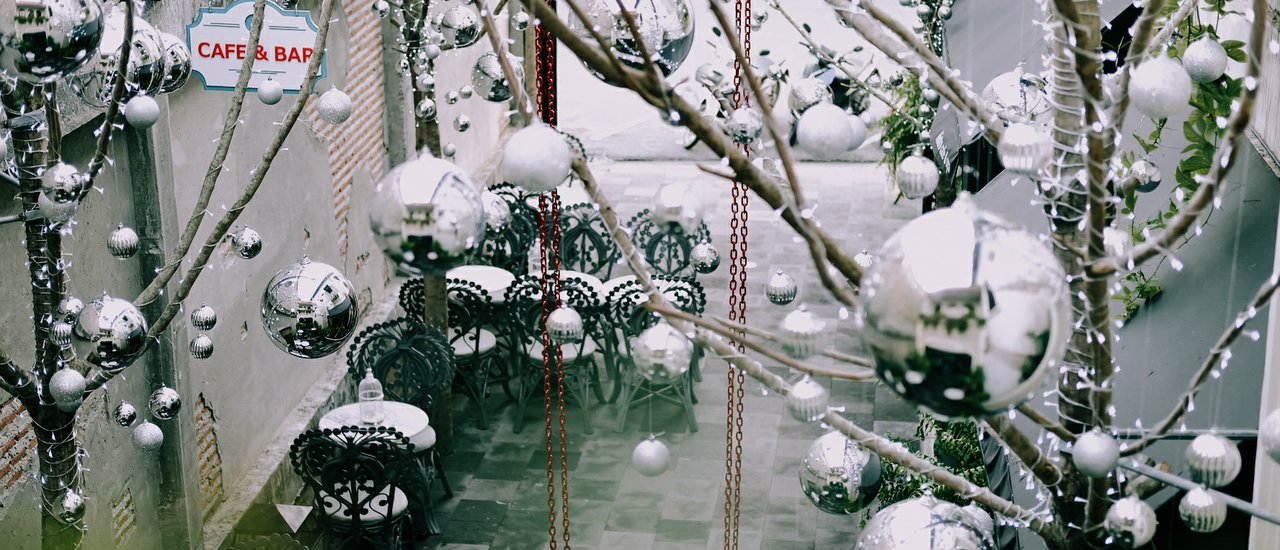 cover ตันติเตี๊ยม"ร้านอาหาร และบาร์กิ๊บเก๋ สุดฮิปในเกาะภูเก็ต