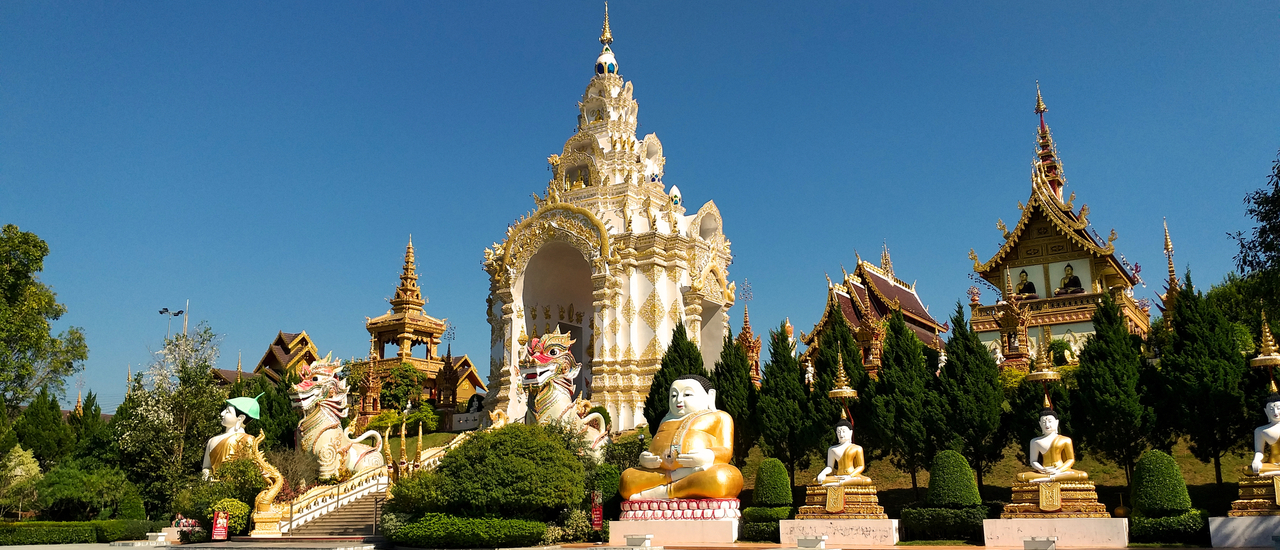 cover ชมความงามอลังการงานพุทธศิลป์เวียงชัยนารายณ์ วัดพระธาตุแสงแก้วโพธิญาณ และวัดร่องขุ่น