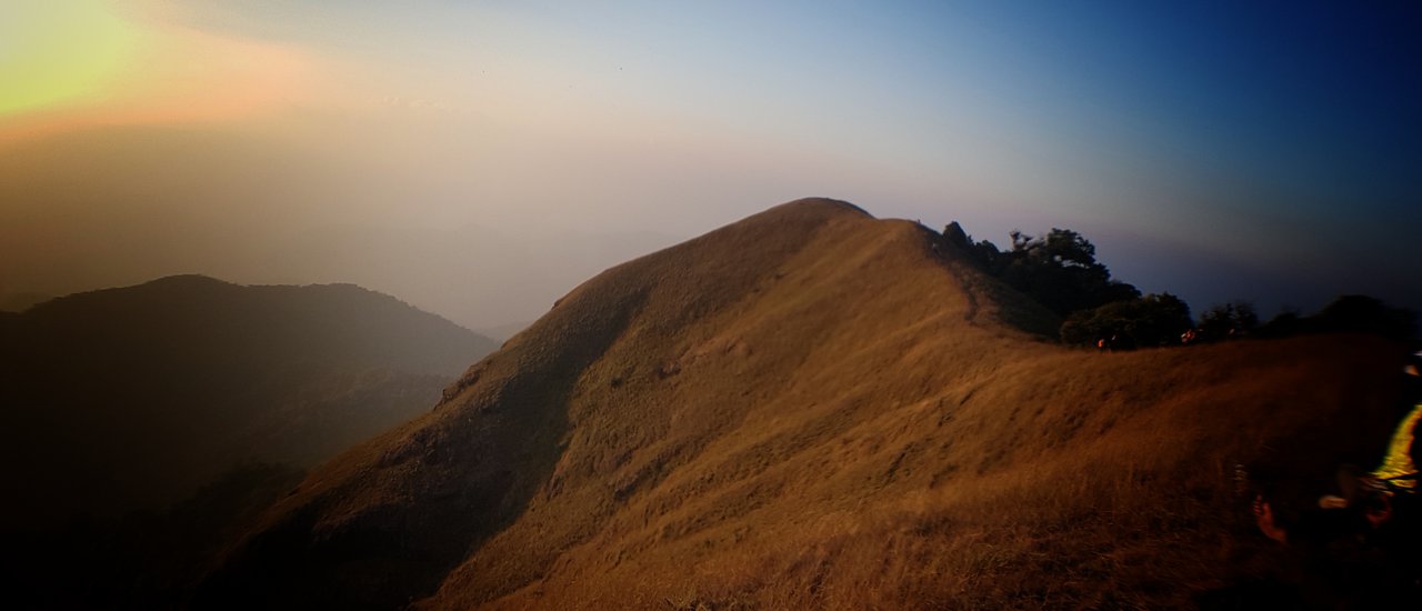 cover พาลูกชายไปม่อนจอง