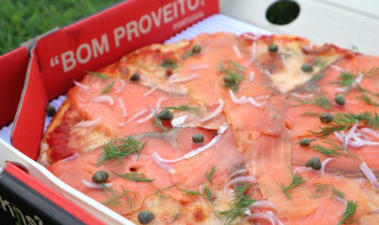 cover 🍕 THIS SUPER SMOKED SALMON PIZZA IS WICKKKKKKED!