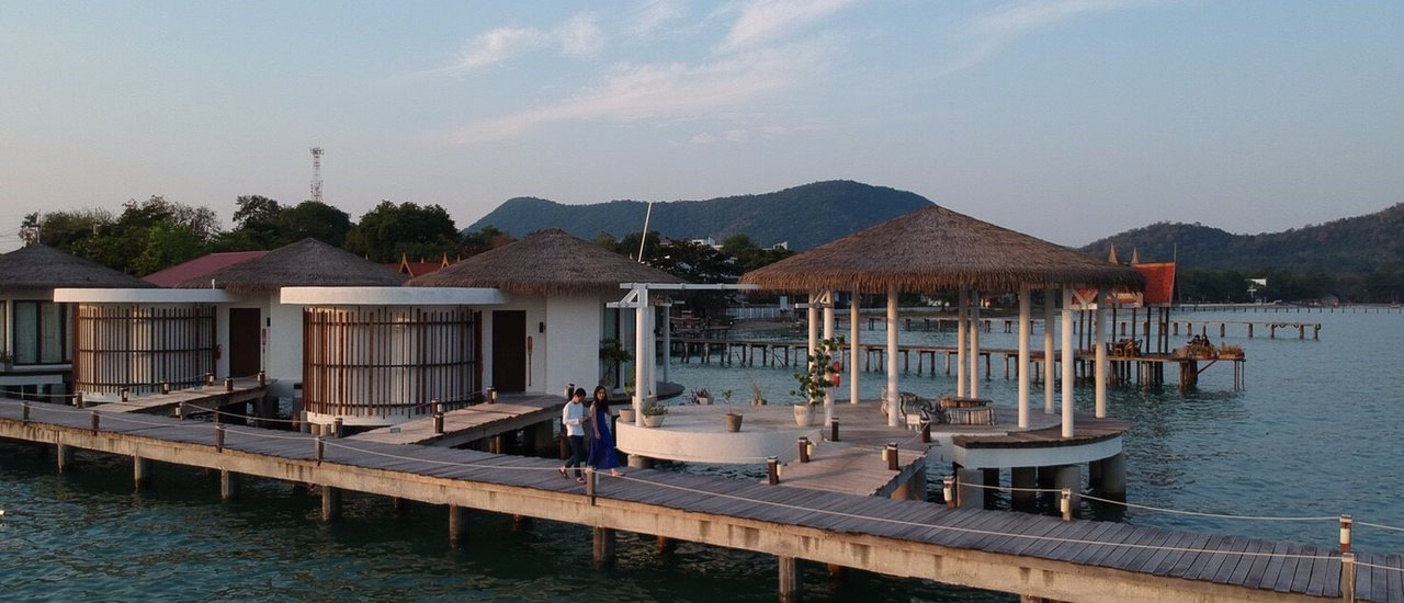 cover หยุดเวลา ใช้ชีวิตให้ช้าลงที่ เคบ บางเสร่