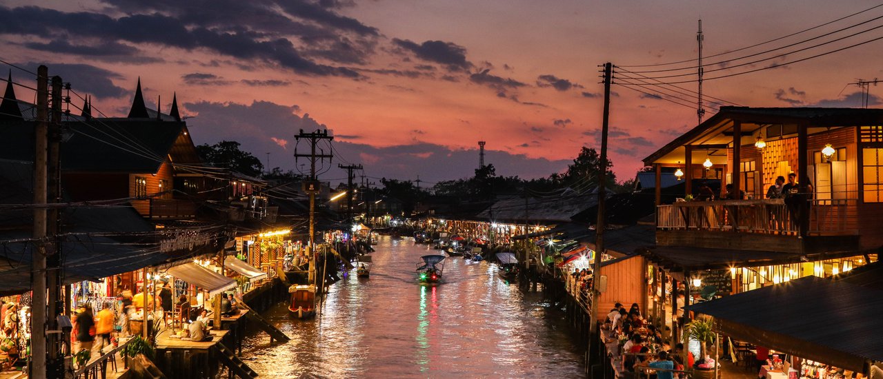 cover One Day Trip. 113 บาท ไปเที่ยว ตลาดร่มหุบ และ ตลาดน้ำอัมพวา