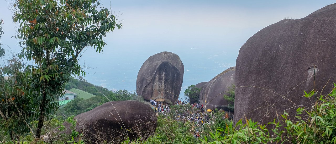 cover ตามรอยพระพุทธบาทพลวง ณ เขาคิชฌกูฏ กับ ขสมก