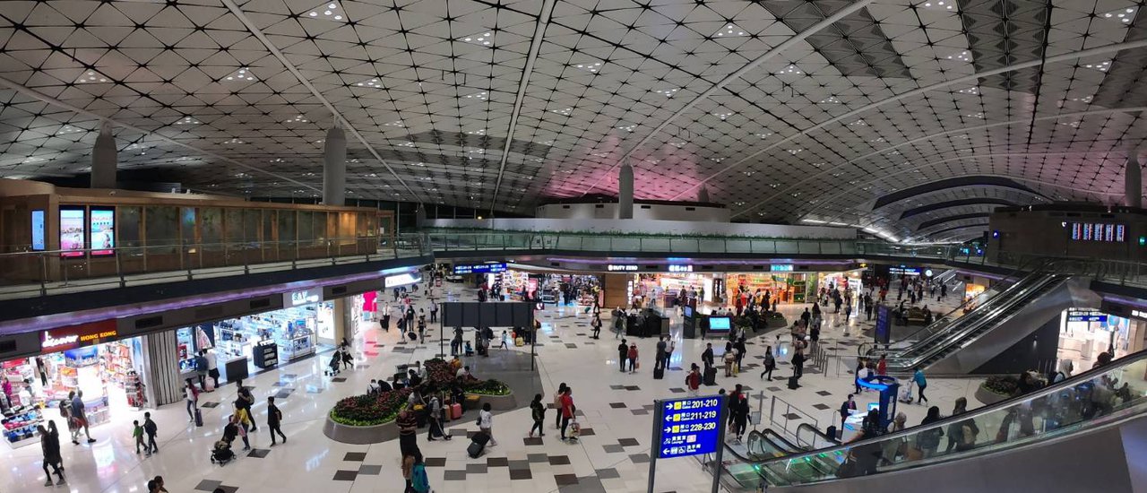 cover Review Hong Kong Airline (A330) Business Class & Miracle Lounge (Suvarnabhumi) - Club Autus Lounge (HK Airport)