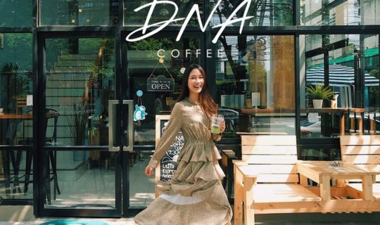 cover ร้อนนี้ขอพักงานไปนั่งแช่คาเฟ่เย็นๆ DNA Coffee อ่อนนุช