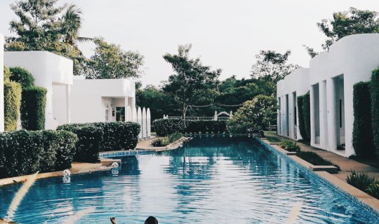 cover หนีร้อน นอนแช่น้ำ @ Villa La Flora