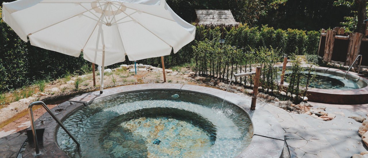 cover มาระนอง เขาว่าต้องลอง "แช่น้ำพุร้อน"