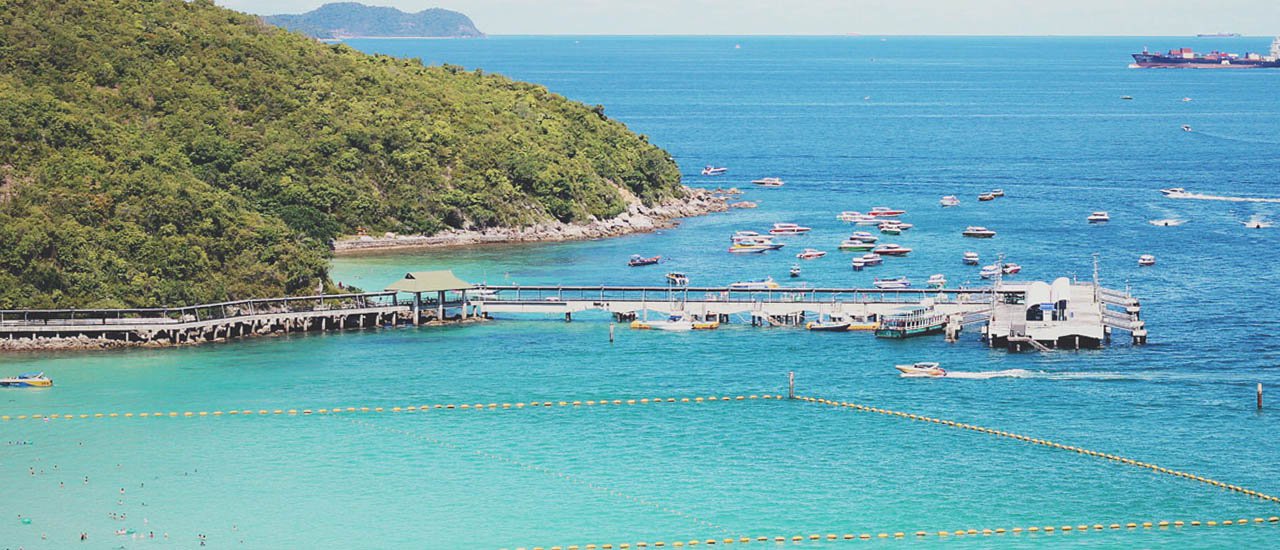 cover ● ไม่ได้หนีร้อน ไม่ได้หนีรัก แต่มาตามหารักกันที่เกาะล้าน ●