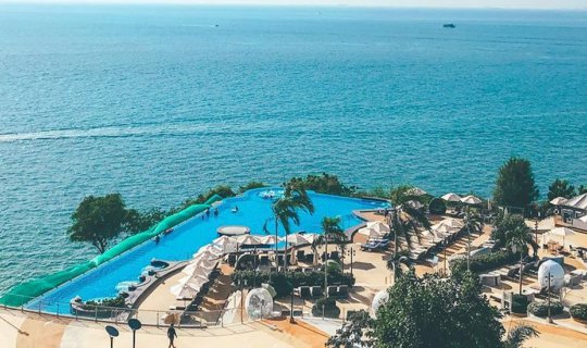 cover 4 reasons to stay at Royal Cliff in Pattaya
