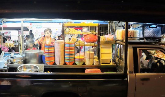 cover BEEF NOODLE ON WHEELS – STREET FOOD MARKET