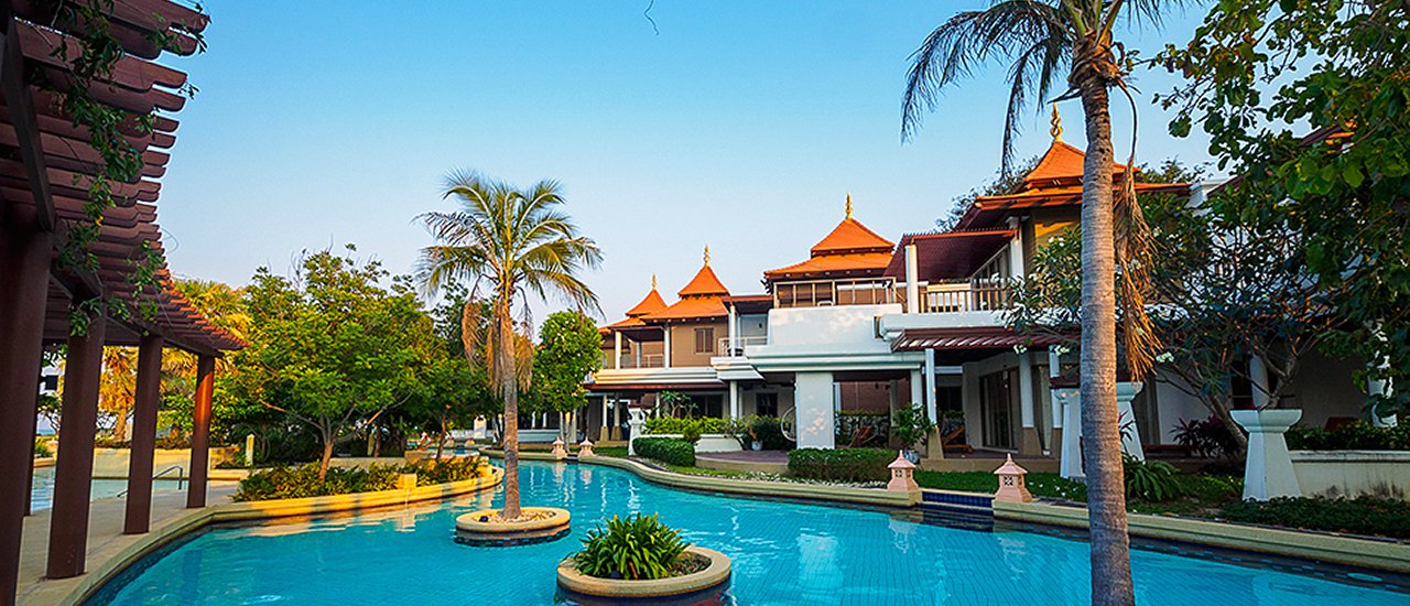 cover อลังการงานสร้าง ... อาณาจักร BoatHouse Hua Hin
