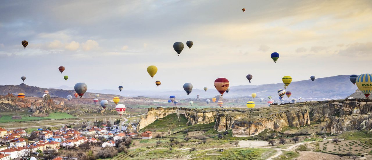 cover ผจญภัยบนท้องฟ้า ลอยไปกับบอลลูนหลากสี - Hot Air Balloon Ride — Göreme, Turkey