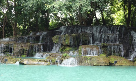 Cover นครปฐมก็มีน้ำตกที่ "Hanger Cafe"...