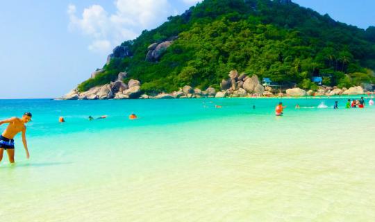 cover Go Backpacking by a free train alone to Koh Tao with 2,800 Baht