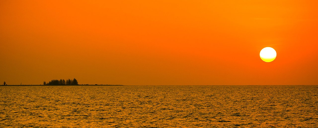 cover Candle Light Dinner @Beyond Khaolak : มื้อค่ำสุดโรแมนติก ในคืนที่มีเพียงสายลม แสงดาว หาดทรายและสองเรา